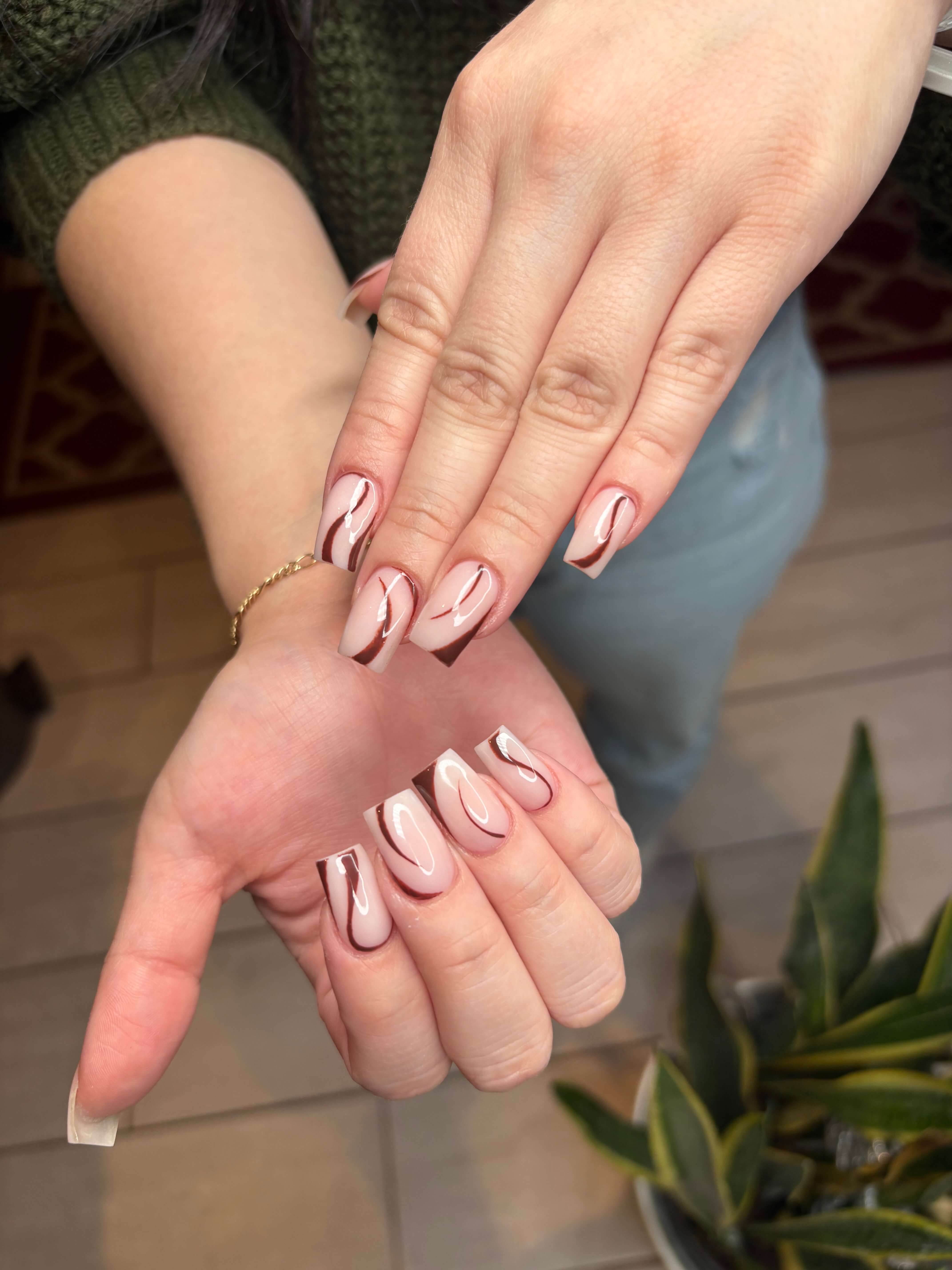 Geometric Pattern Nails